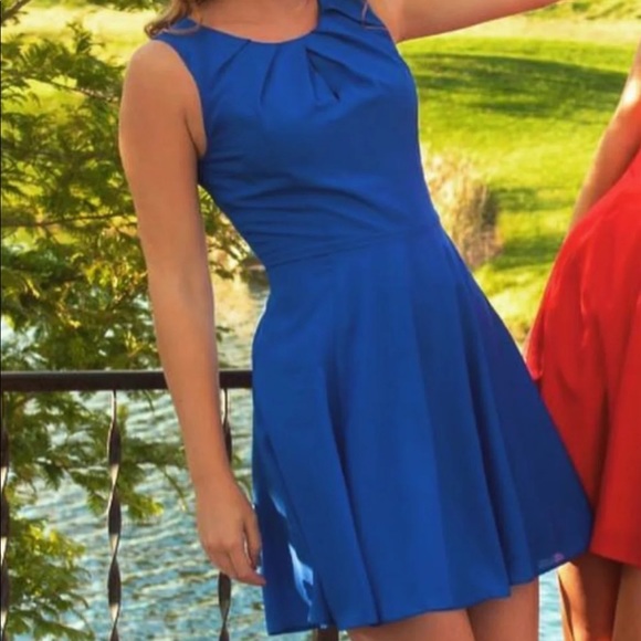 Express dress - Picture 1 of 4